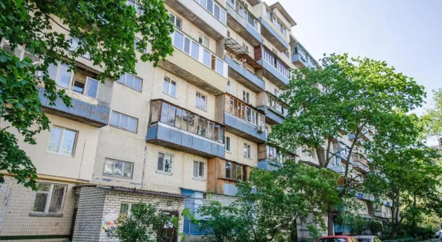 Apartment on 16A Obolonskyi Avenue