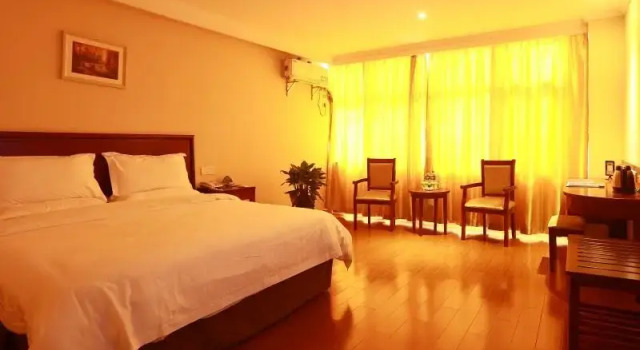 Семейный номер Standard GreenTree Inn ChiZhou PingTian Lake QingFeng Avenue Hotel