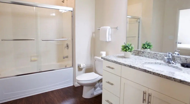Вилла Luxury Lincoln Townhome at Lucaya Resort