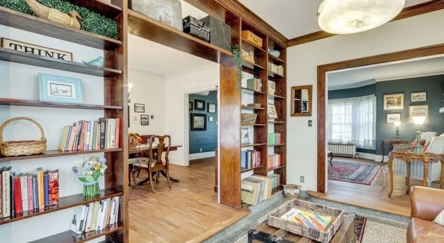 Historic Home Overlooking Central Riverside Park!