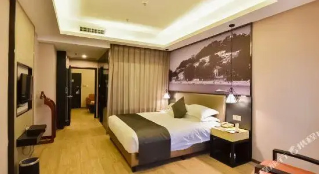 Люкс Business Meilun Jinyue Hotel (Xiamen Railway Station Wenzao Subway Station)