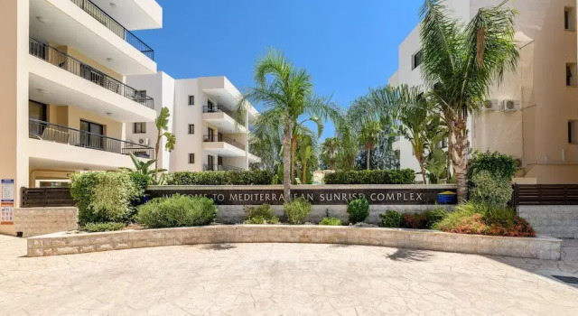 2 bed Apartment Overlooking Pool - Oroklini, Prenota Appartamento Voroklini Larnaca Region