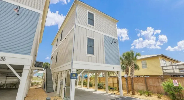 Коттедж Porpoise-full Life Spacious Beach Home w Pool