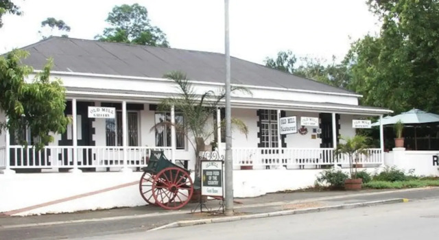 The Oil Mill Guesthouse, Забронировать Гостевой дом Гостевые дома Свеллендам, Гостевой дом