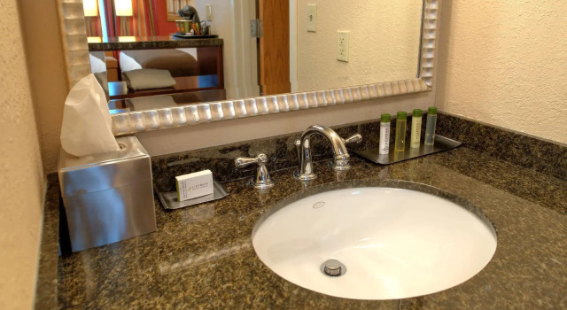 Двухместный номер Standard DoubleTree by Hilton Hotel St. Louis - Chesterfield