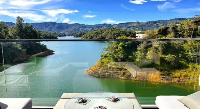 Номер Superior EleMYNT LifeStyle Hotel