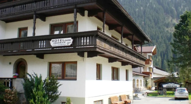 Bergsteiger-Zimmer Pension Obermair, Забронировать Отель Отели Майрхофен с бассейном, рядом с Горнолыжный подъемник Ахорн, Бассейн