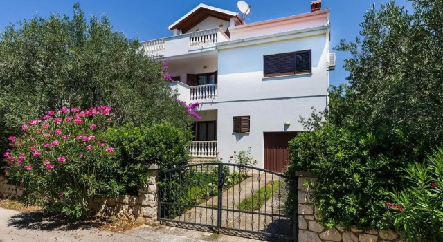 Awesome Apartment in Petrcane With Wifi and 1 Bedrooms, Забронировать Апартаменты/квартира Петрчане Задарская жупания, рядом с Пляж Радман