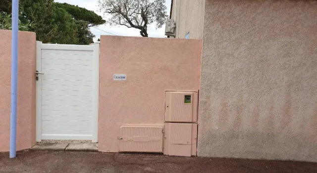 Коттедж с 4 комнатами Mes maisons à la Pinède