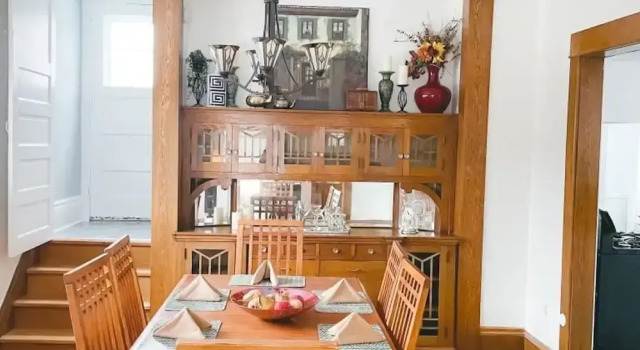 Коттедж 4BR 2BA Home in Charming St Paul - Sleeps 10