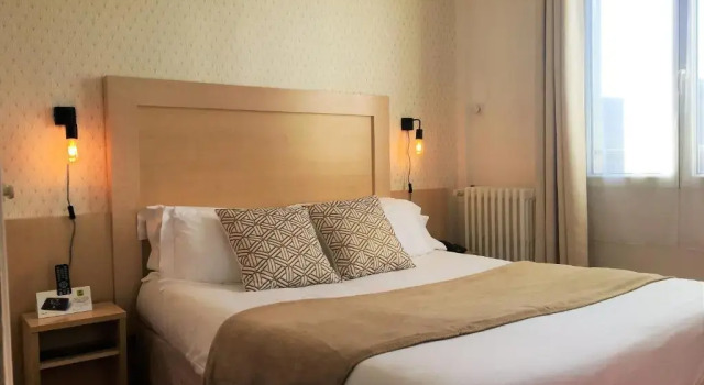 Двухместный номер Classic Le Boeuf Couronné - Hôtel & Restaurant Chartres- Logis Hotels