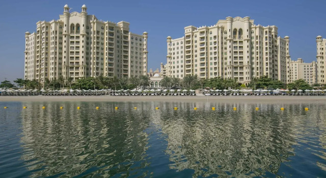 Luxurious Sea View Apartment - Four Beach Access, Забронировать Апартаменты/квартира Дубай Эмират Дубай, рядом с Jumeirah Palm Tram Station