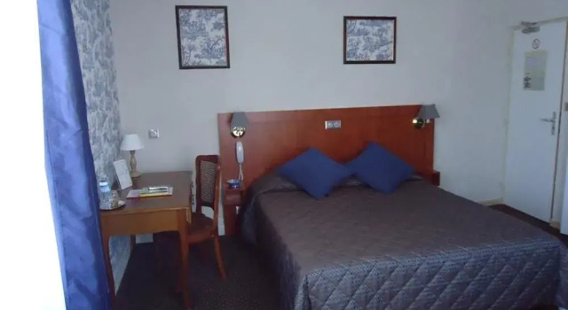 Hotel Royal Residence, Забронировать Отель Отели Парижа с парковкой, рядом с Ром, Парковка