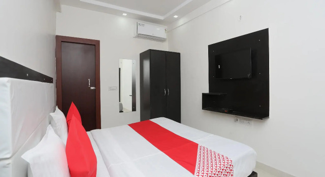 OYO 37381 Hotel The Elite Inn