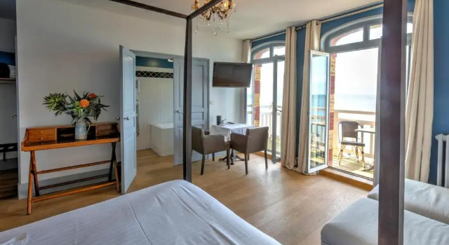 Двухместный номер Standard с балконом и с видом на море Hotel Le Rayon Vert