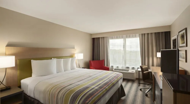 Люкс c 1 комнатой Country Inn & Suites by Radisson Bismarck Waterpark