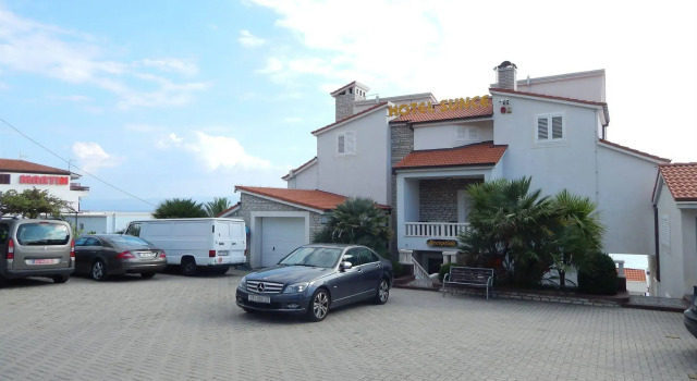 Hotel Sunce, Забронировать Отель Отели Подстраны 3 звезды, рядом с Частный Пляж «Вилла Палмс Апартментс Никса Рузич», 3*