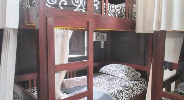 Кровать в общем номере Green Paddy Hostel & Villa