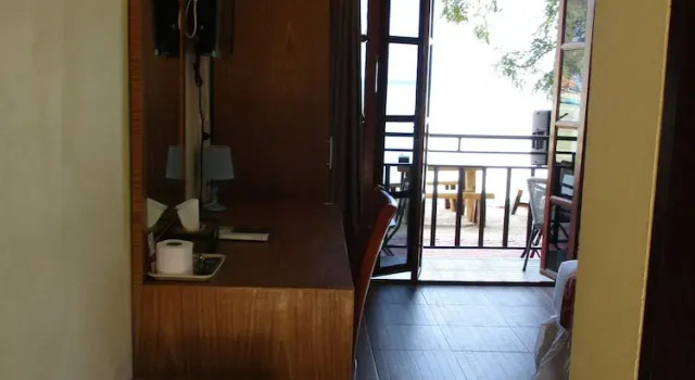 Двухместный номер Standard с балконом и с видом на море Phi Phi Green House & Sunsky Hostel