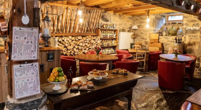 Auberge des Calades, Đặt Nhà trọ Les Estables 
