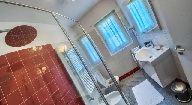 Апартаменты Rainbow Holiday Apartments Lake Como