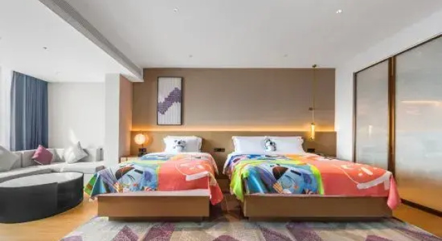 Семейный тент Lavande Hotel HaikouXiuying Wanda Plaza