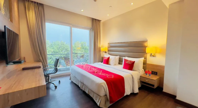Двухместный номер Superior с балконом Ramada by Wyndham Aligarh GT Road