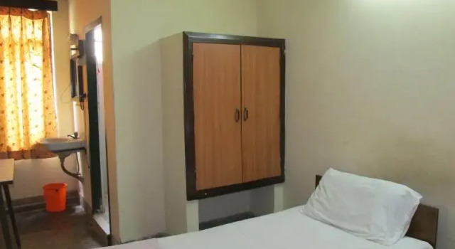 Stay N Tour Home - Adyar