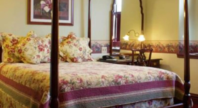 The Fig & The Pheasant Hotel, Buchen Sie Hotel Plymouth Wisconsin