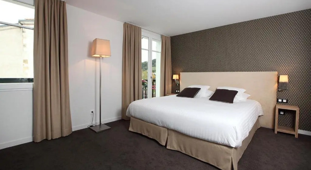 Трёхместный номер Privilege Logis Hotel de la Nivelle