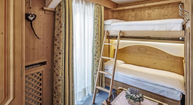Семейный номер Standard с балконом и с видом на горы Hotel Columbia & Spa