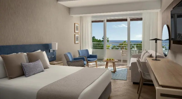 Двухместный номер Family с видом на море Mediterranean Beach Hotel