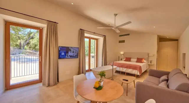 Junior suite z widokiem na góry Finca Son Cladera