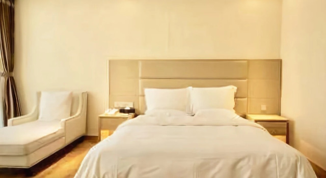 Yin Tong Crown Holiday Hotel, Book Hotel Hoteller i Fuxin med parkering, Parkering