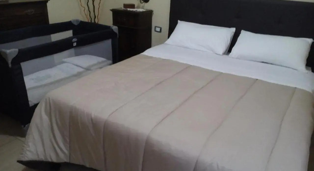 B&B A Casa Di Nonna, Забронировать Отель «постель и завтрак» Фонди Побережье Лацио, рядом с Железнодорожный вокзал Фонди