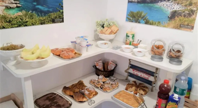 White B&B, Buchen Sie Bed & Breakfast Hotels in Sizilien mit Parkplatz, Parkplätze