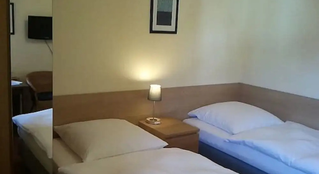 Pension am Helenenwall, Buchen Sie Pension Deutz Köln