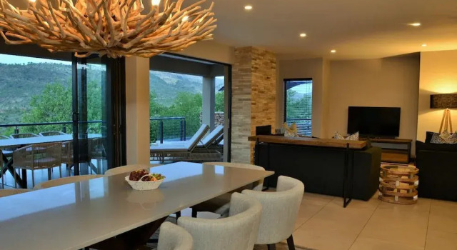 Вилла с 3 комнатами с видом на горы Bakubung Villas
