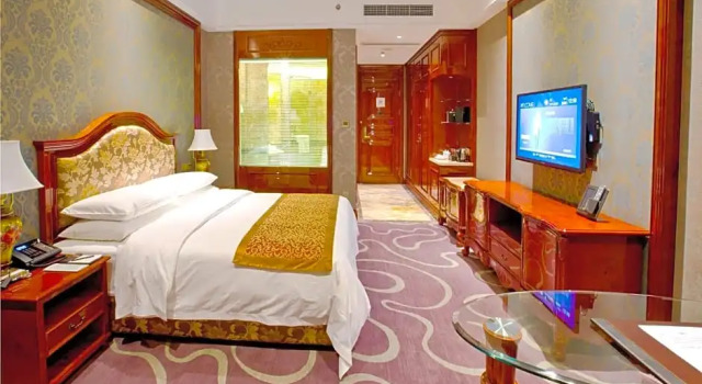 Номер Executive Chongqing Huachen International Hotel
