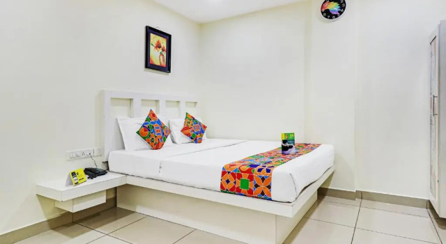 Номер Deluxe FabHotel Colors Service Apartment