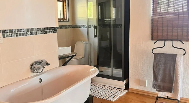 Номер Standard Дуплекс с 2 комнатами с видом на бассейн Guesthouse Oaktree fourways