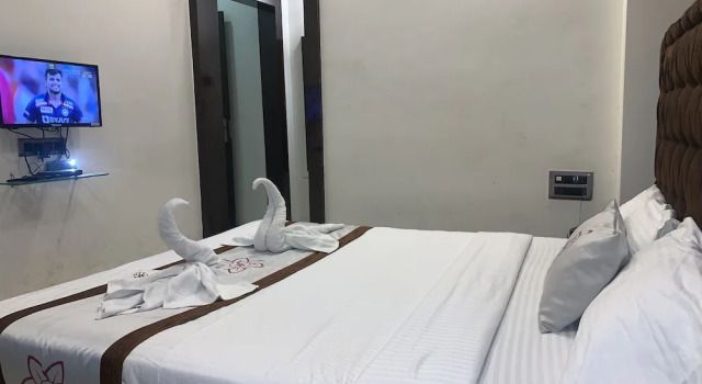Номер Deluxe JK Rooms 126 Parashar Legacy - Opp Railway Station