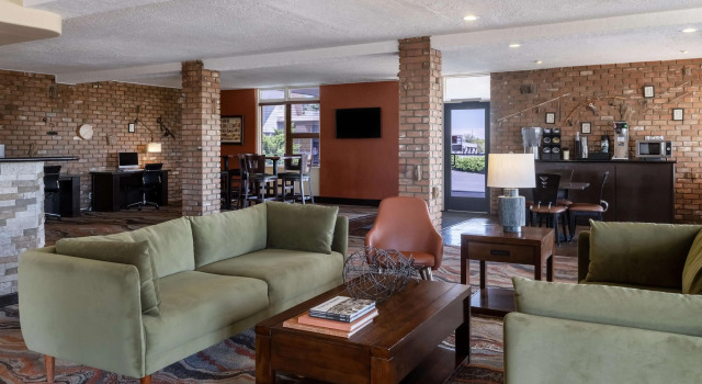 Best Western Pony Soldier Inn & Suites, Забронировать Отель Флагстафф Гранд-Каньон, рядом с Гольф-клуб Aspen Valley