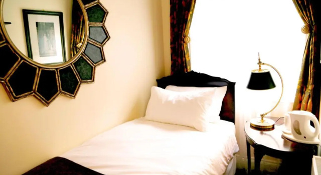 Номер Standard Number 8 The Townhouse