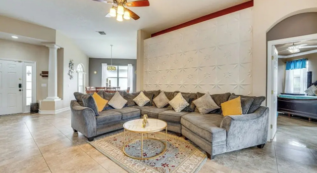 Коттедж 14 Mi to Disney: Spacious Home w/ Pool & Lanai!