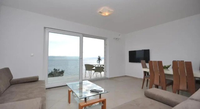 Апартаменты с 2 комнатами с балконом и с видом на море Apartments Rose