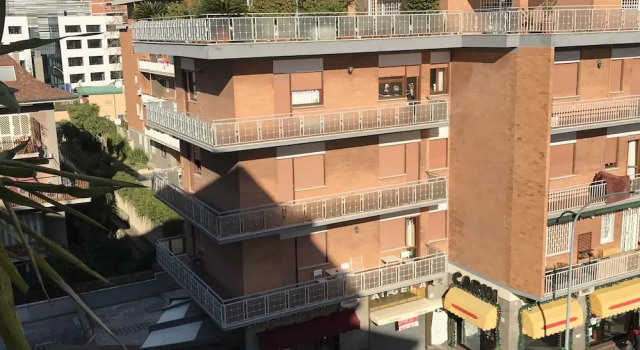 Domus Isaura in San Giovanni district, Забронировать Отель Аппио-Латино Рим, рядом с Ослиные ворота
