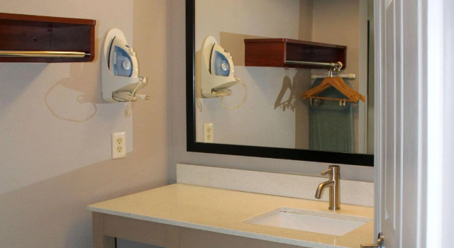 Четырёхместный номер Standard Quality Inn Scottsboro US-72-Lake Guntersville Area