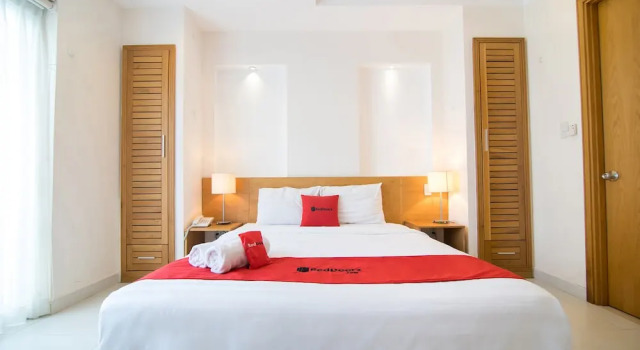 Номер Superior RedDoorz Plus near SECC D7