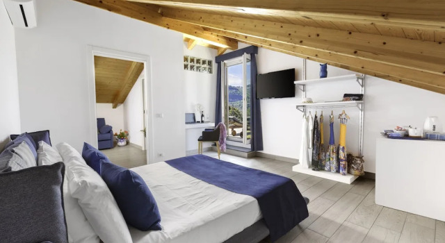 Полулюкс Eterea Charming Suites